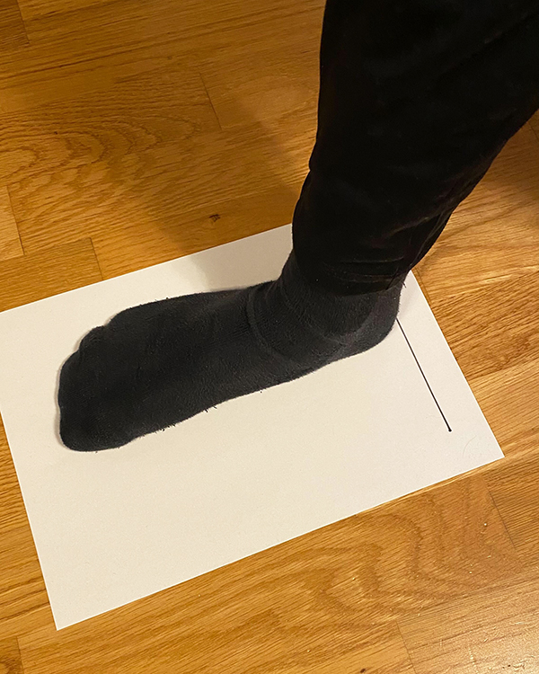 足の測り方画像
